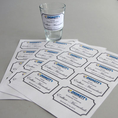 Paper for moistening as label